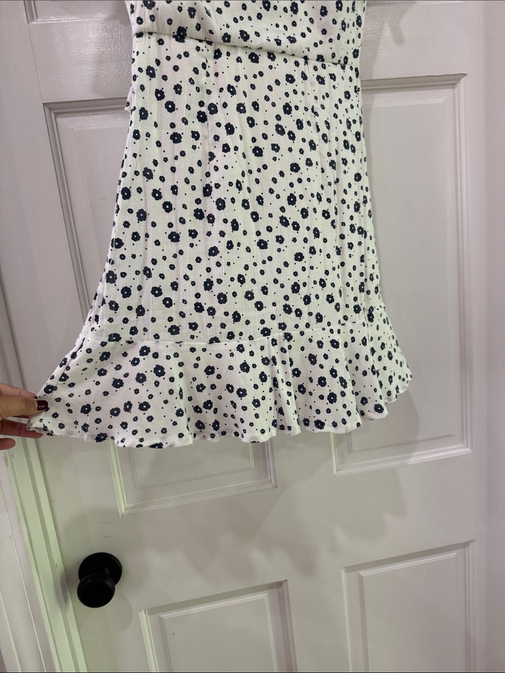Princess Polly White & Navy Floral Short Sleeve Fit-and-Flare Dress Open Back - Picture 6 of 16